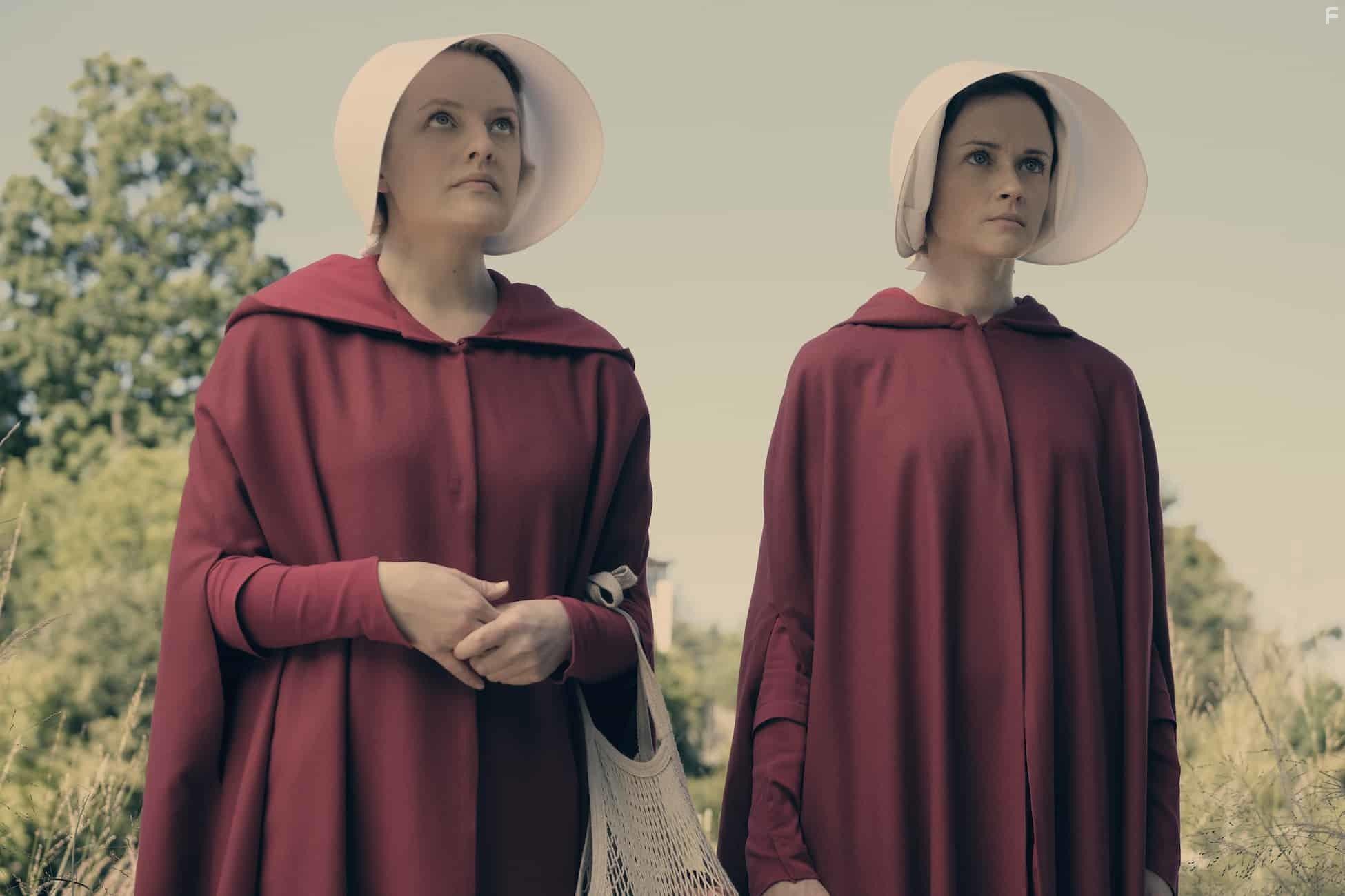 Elisabeth Moss and Alexis Bledel in The Handmaid's Tale (2017)