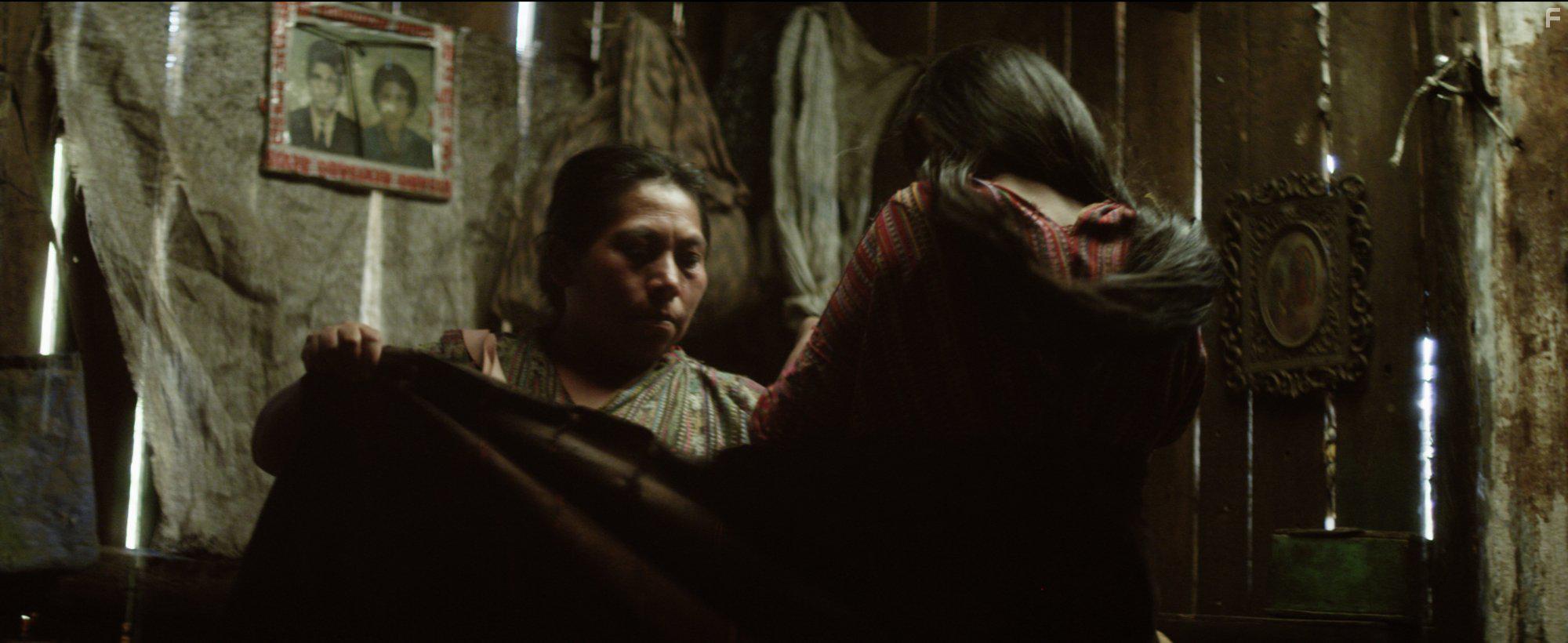 Mara Teln and Mara Mercedes Coroy in Ixcanul (2015)