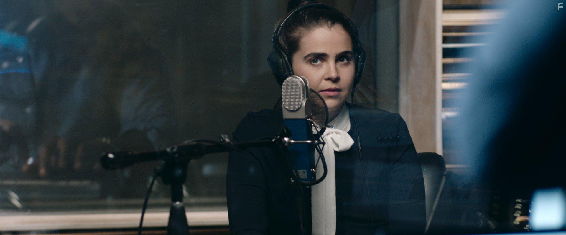 Mae Whitman in Operator (2016)