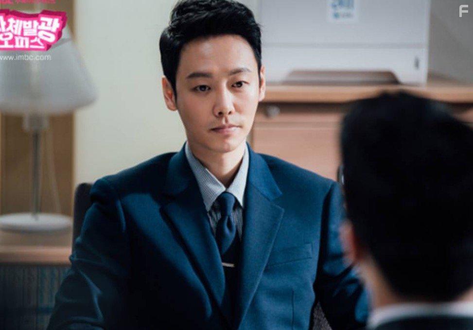 Dong-wook Kim in Jachebalgwang Opiseu (2017)