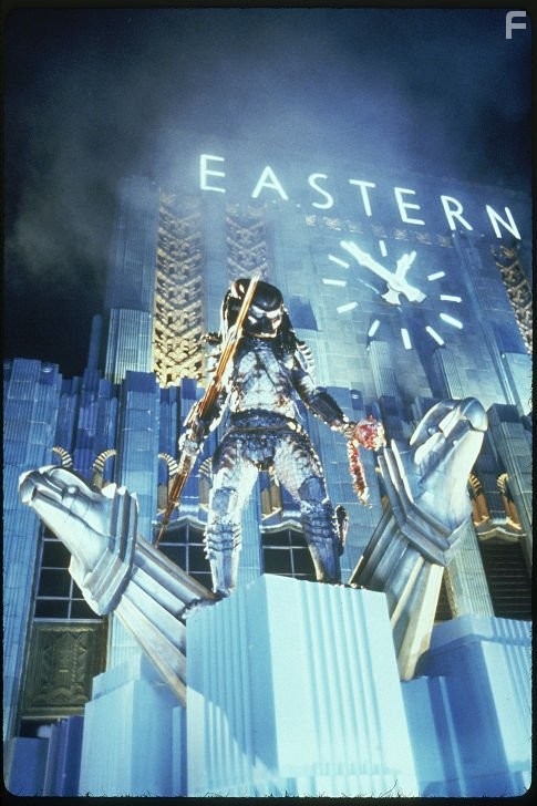 Kevin Peter Hall in Хищник 2 (1990)