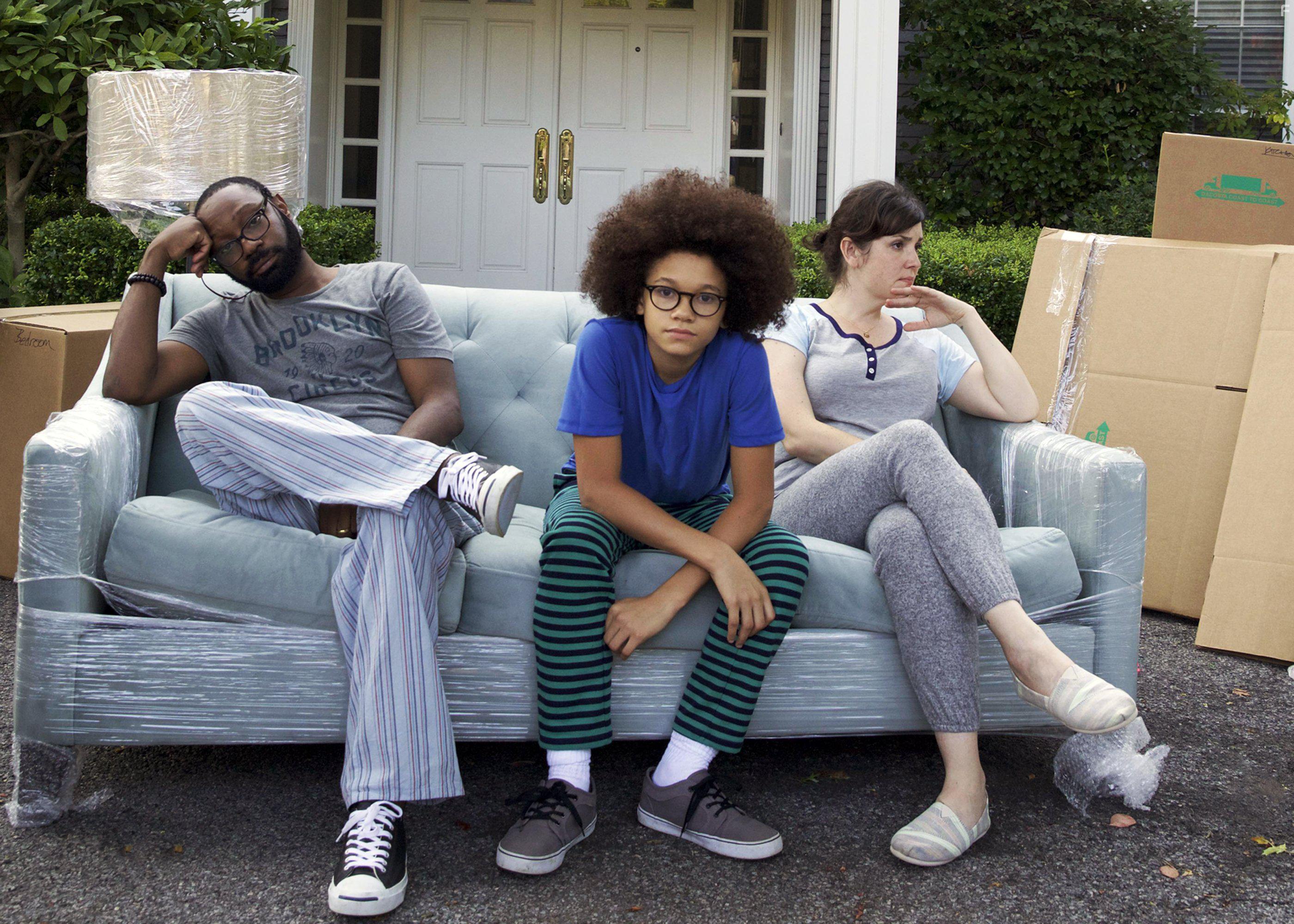 Melanie Lynskey, Nelsan Ellis, and Armani Jackson in Little Boxes (2016)