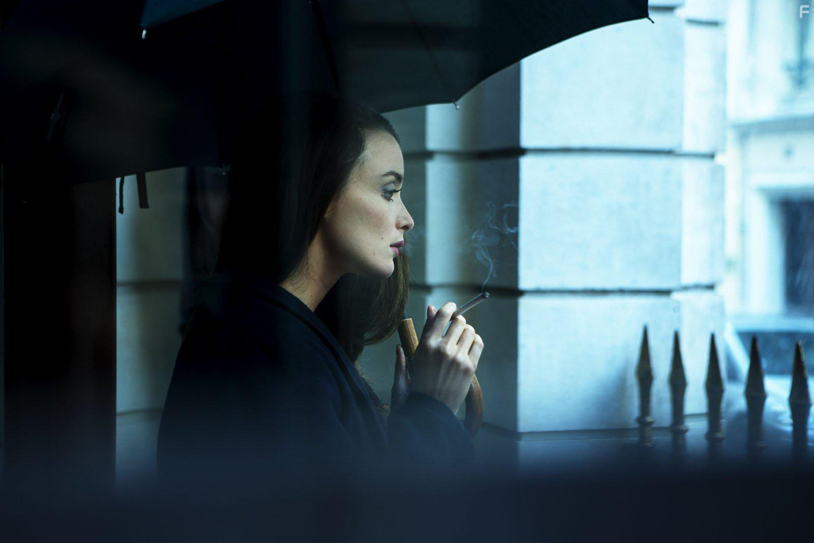 Charlotte Le Bon in Iris (2016)