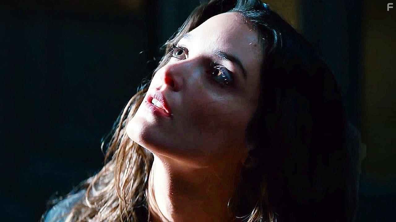 Charlotte Le Bon in Iris (2016)