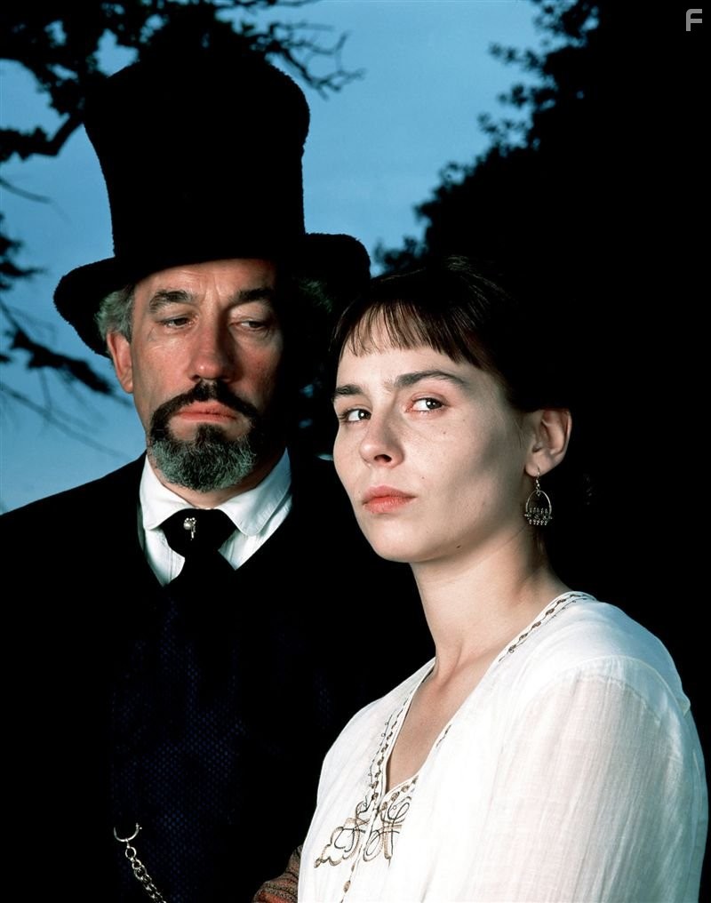 Simon Callow and Tara Fitzgerald in The Woman in White (1997)