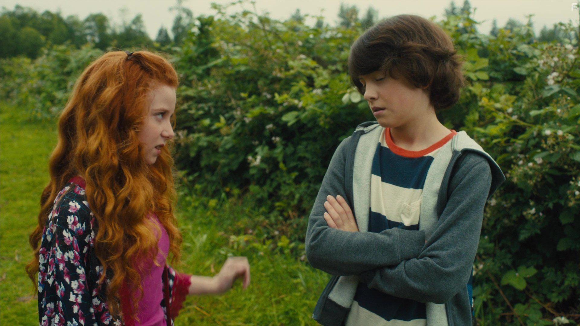 Francesca Capaldi and Zane Austin in Max 2: White House Hero (2017)