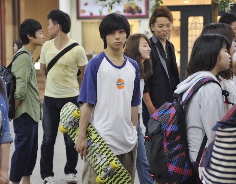 Nijir Murakami in Disutorakushon beibzu (2016)