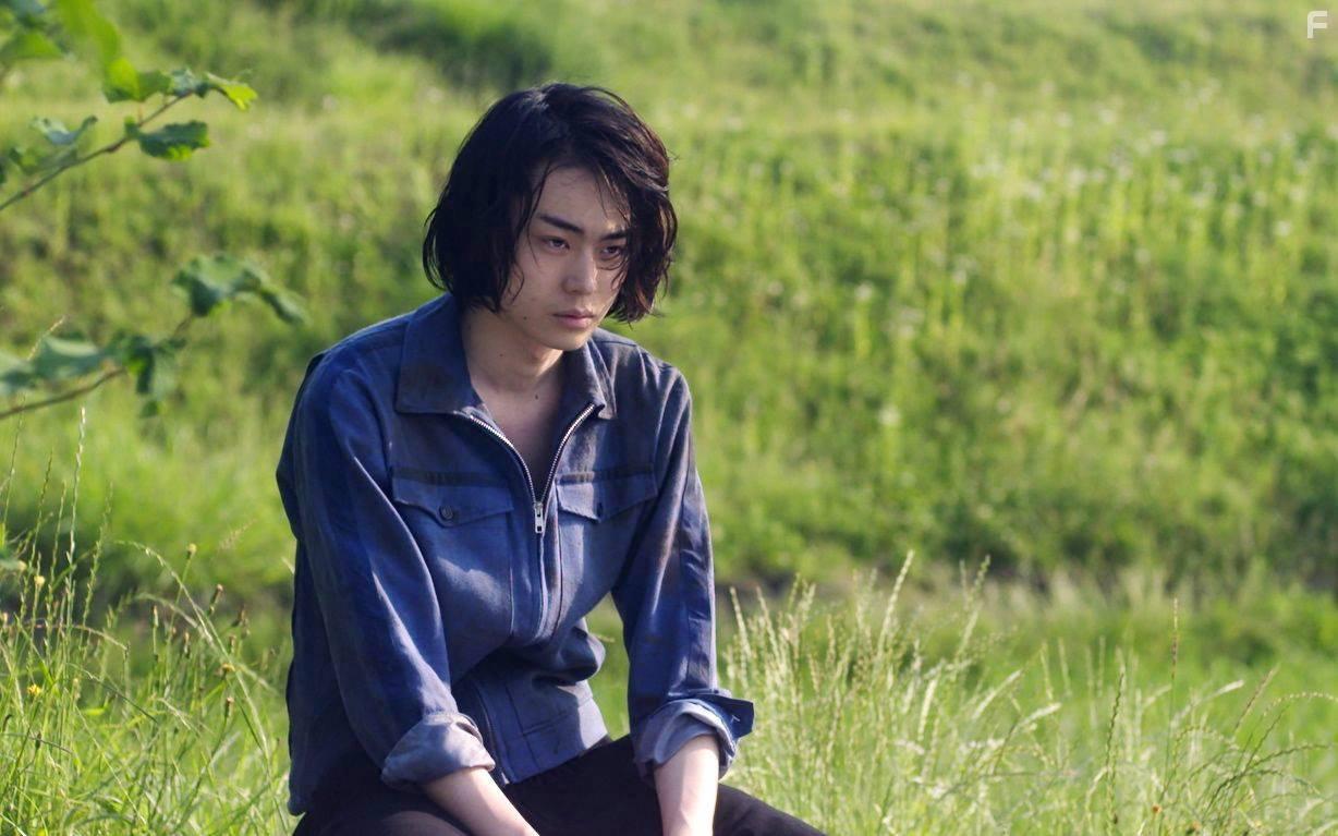 Masaki Suda in Disutorakushon beibzu (2016)