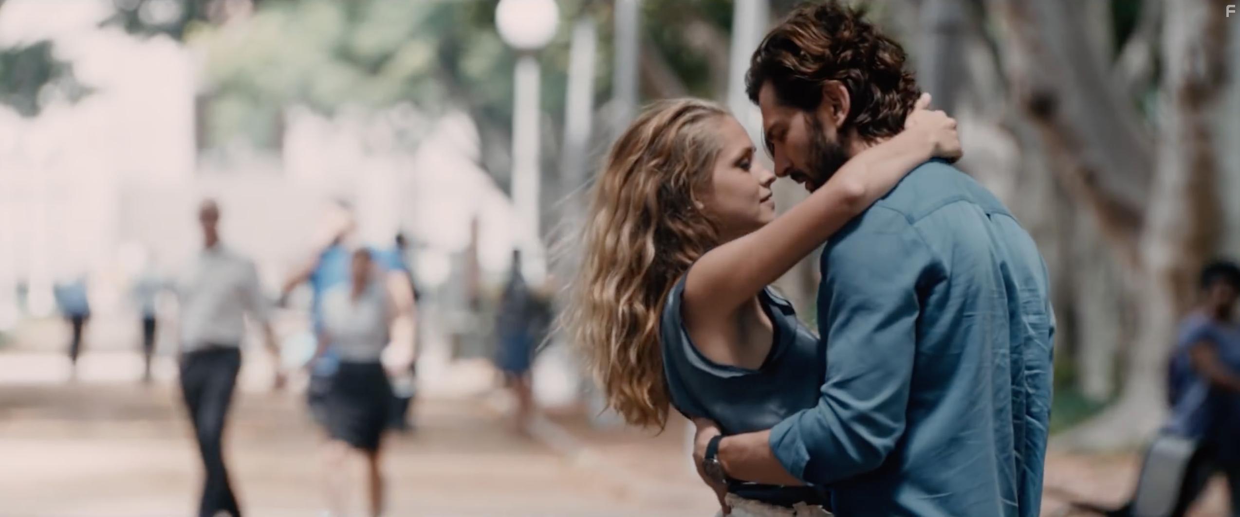 Michiel Huisman and Teresa Palmer in 2:22 (2017)
