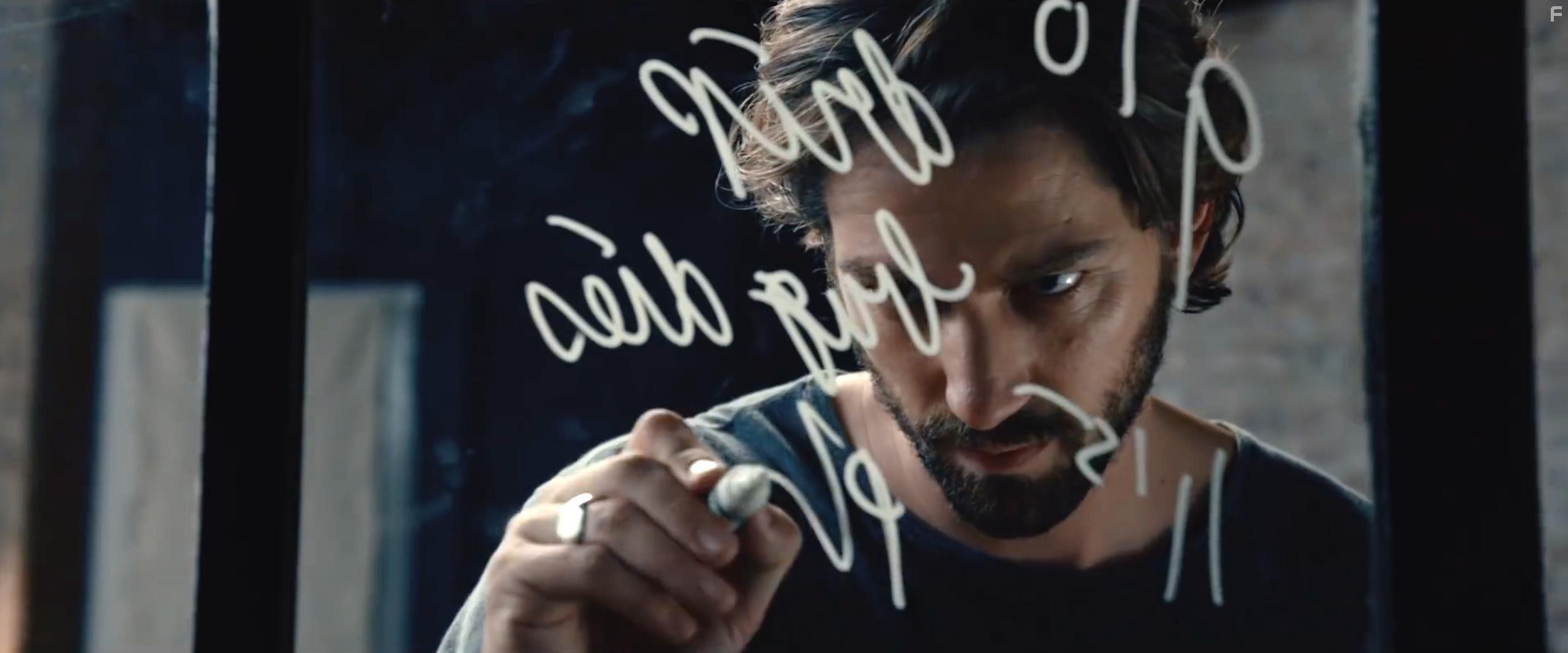 Michiel Huisman in 2:22 (2017)