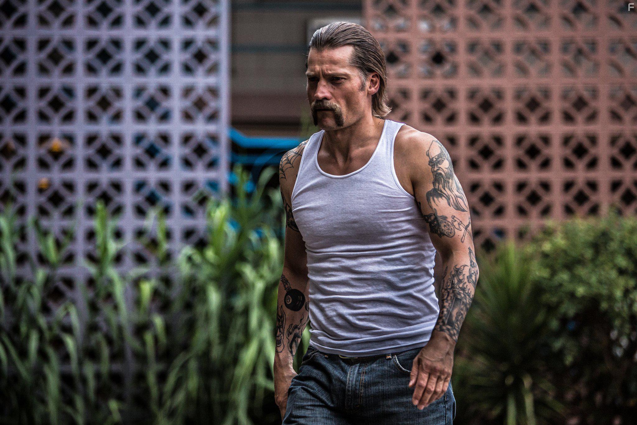 Nikolaj Coster-Waldau in Shot Caller (2017)