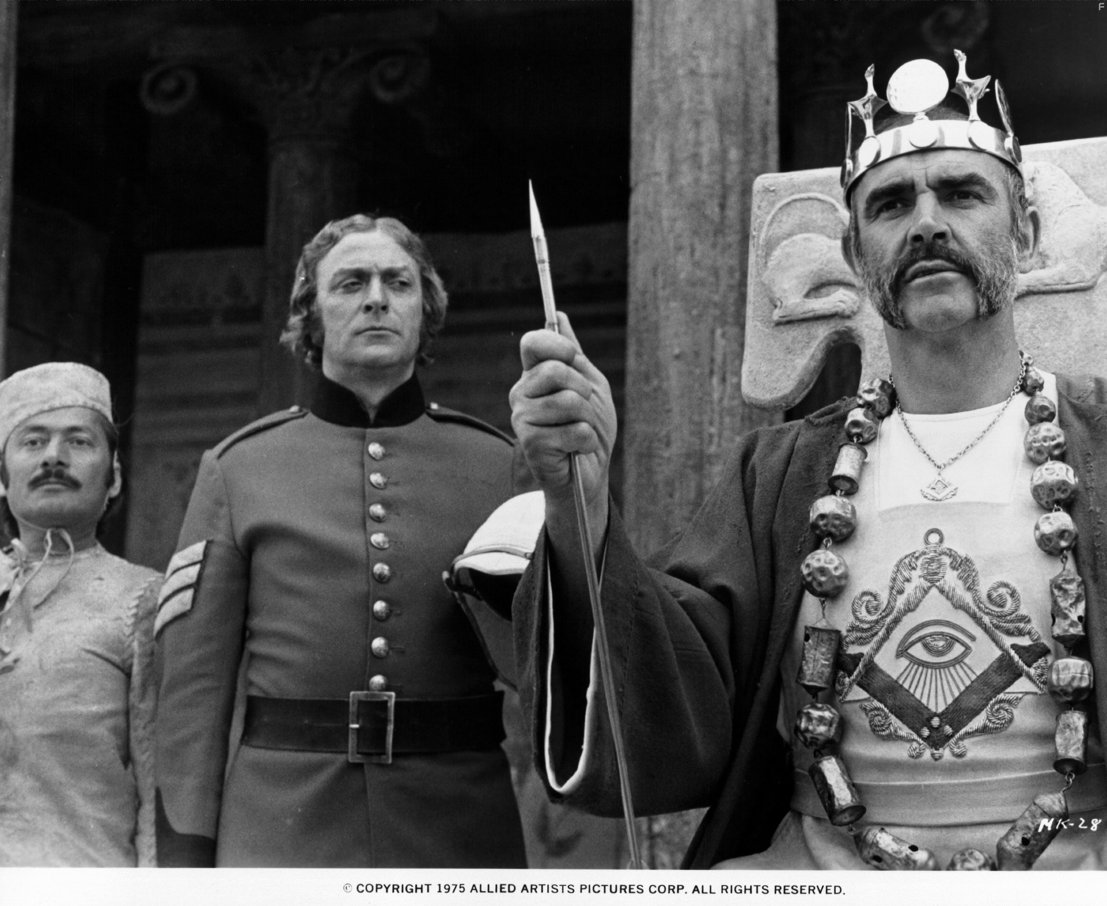 Sean Connery, Michael Caine, and Saeed Jaffrey in Чeловек, который хотел быть королем (1975)