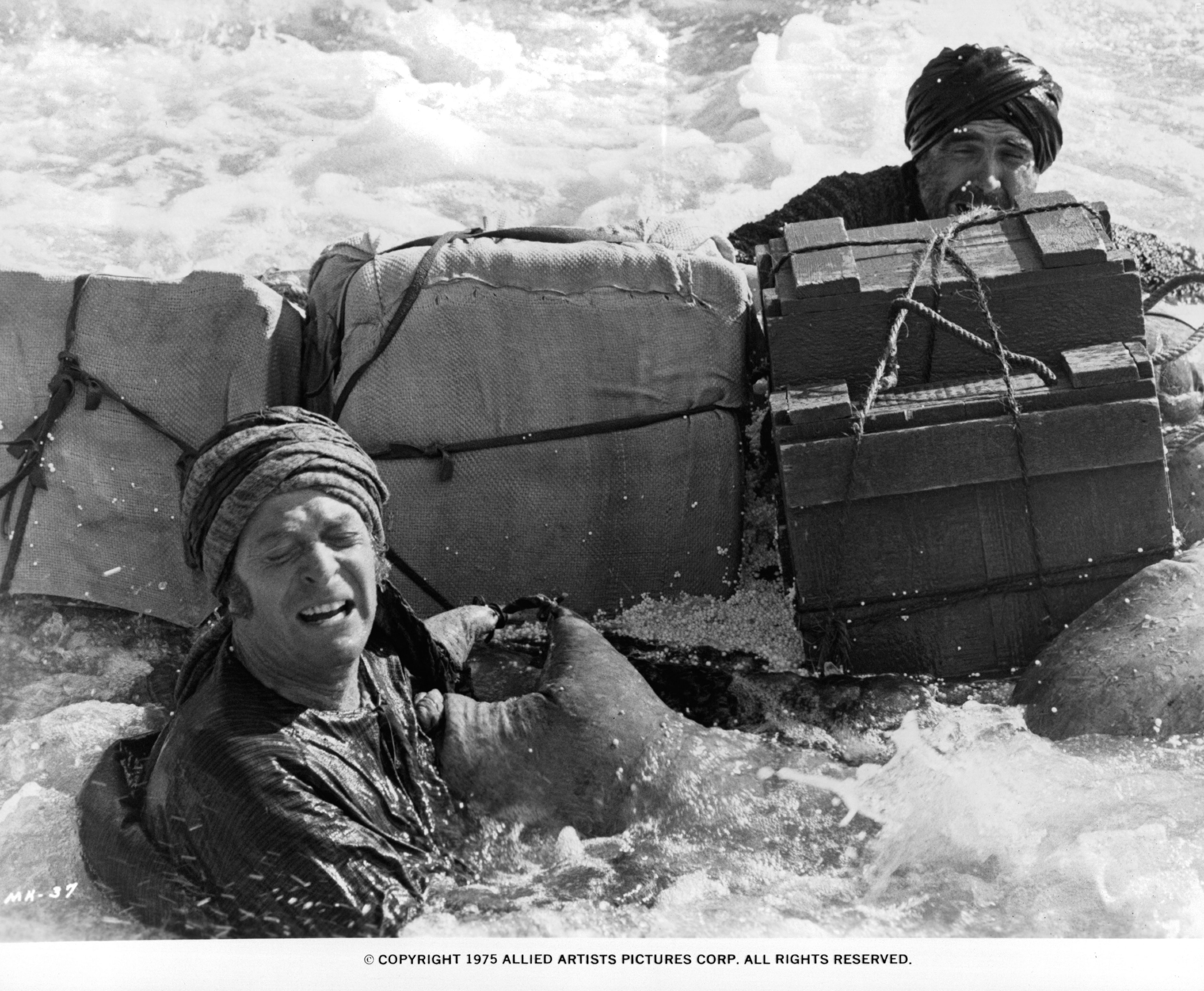 Sean Connery and Michael Caine in Чeловек, который хотел быть королем (1975)