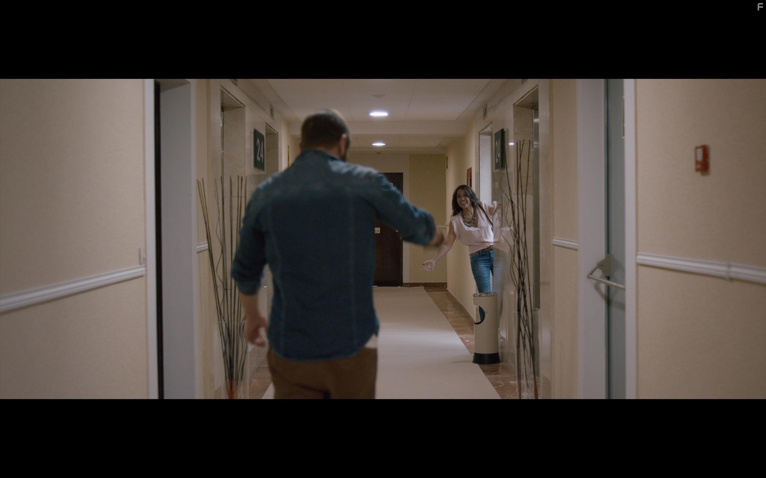 Diana Palazn and Ral Tejn in Legionario (2016)