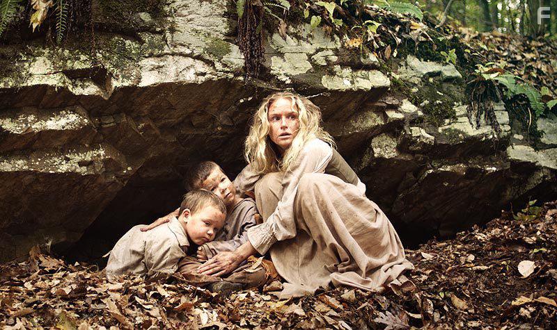 Jenn Gotzon in Alone Yet Not Alone (2013)