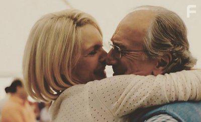 Robert De Niro and Michelle Pfeiffer in The Wizard of Lies (2017)