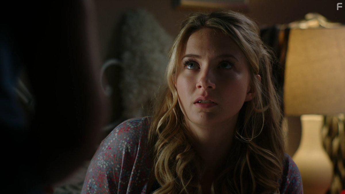 Eliza Bennett in Sweet/Vicious (2016)