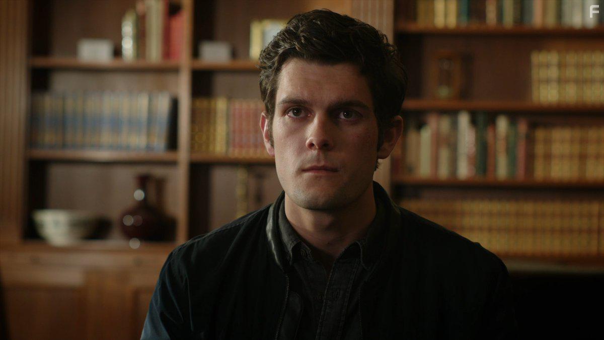 Dylan McTee in Sweet/Vicious (2016)