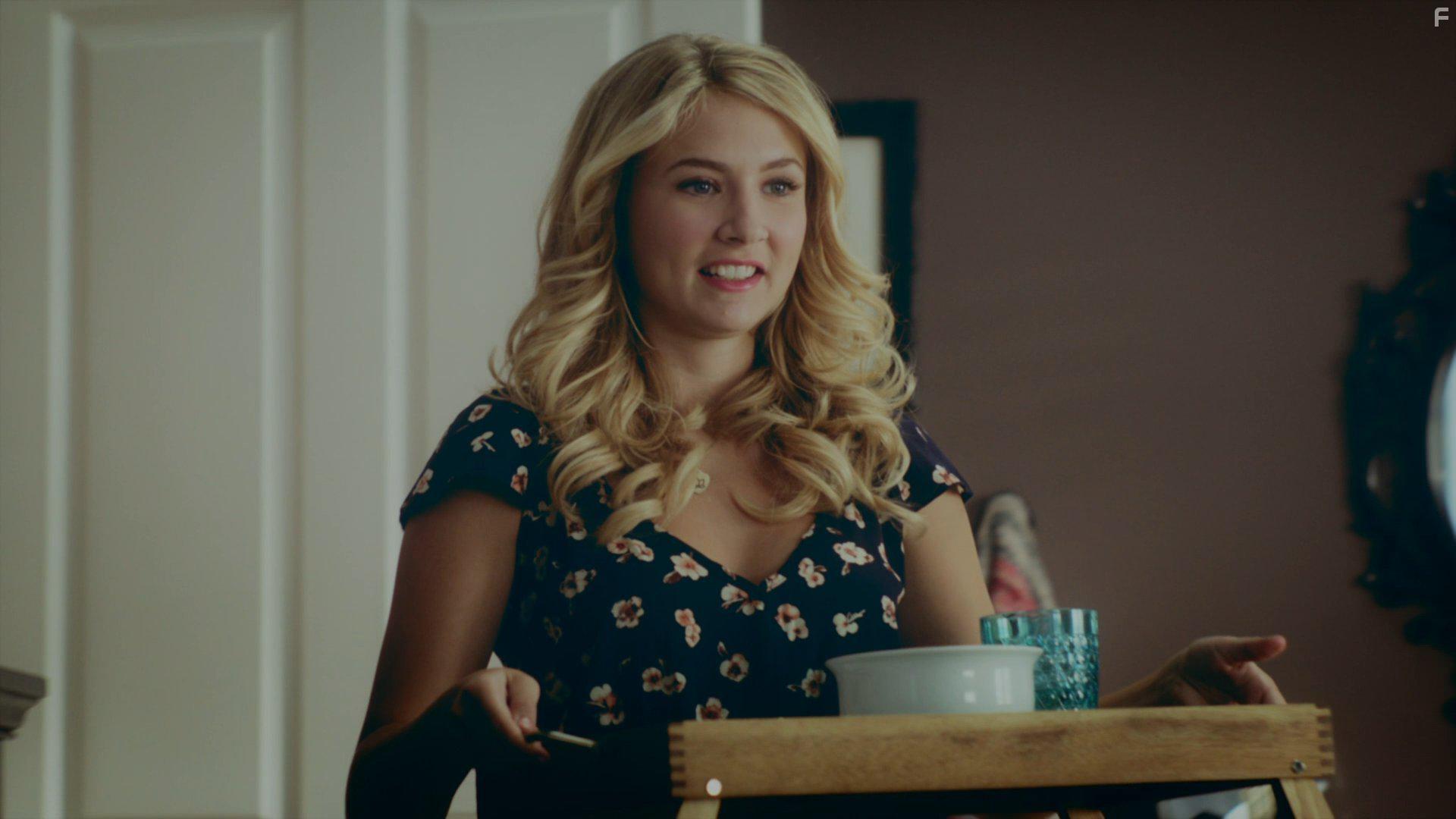 Eliza Bennett in Sweet/Vicious (2016)