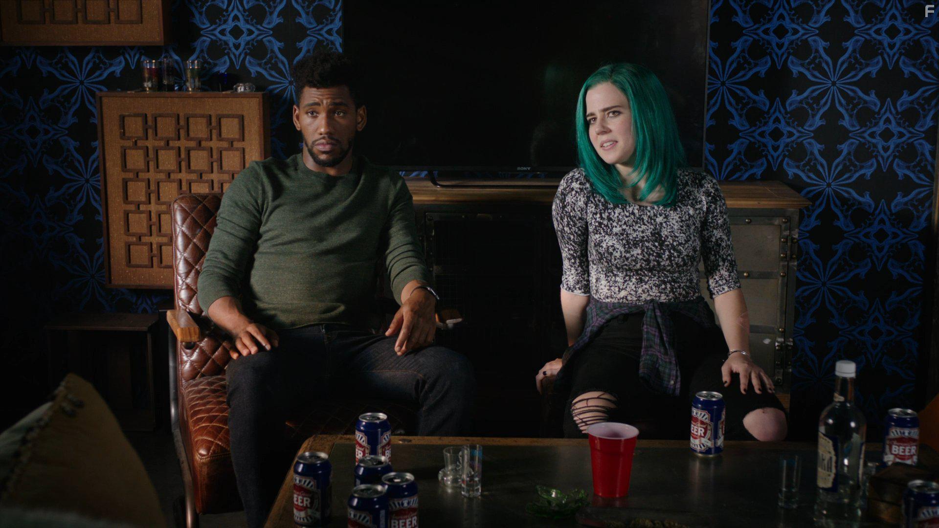 Brandon Mychal Smith and Taylor Dearden in Sweet/Vicious (2016)