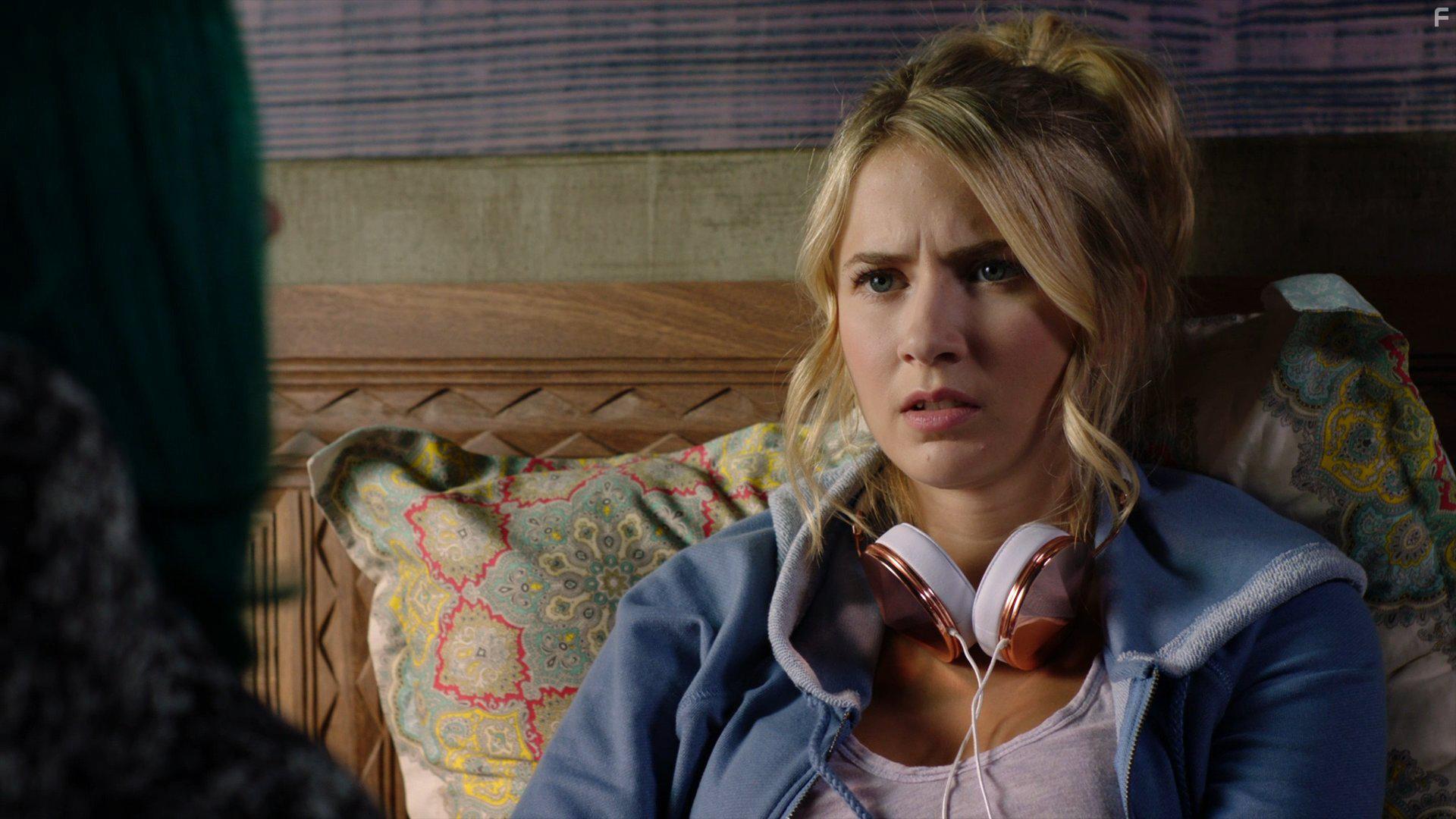 Eliza Bennett in Sweet/Vicious (2016)