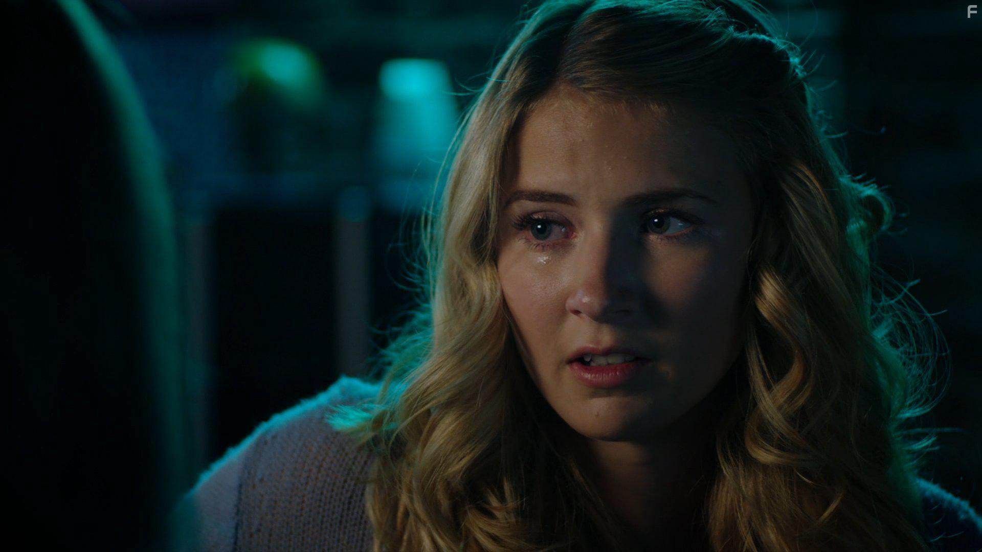 Eliza Bennett in Sweet/Vicious (2016)