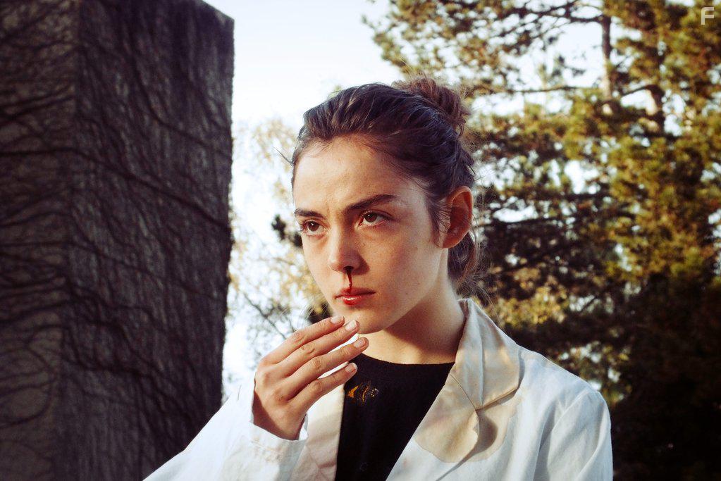 Garance Marillier in Grave (2016)