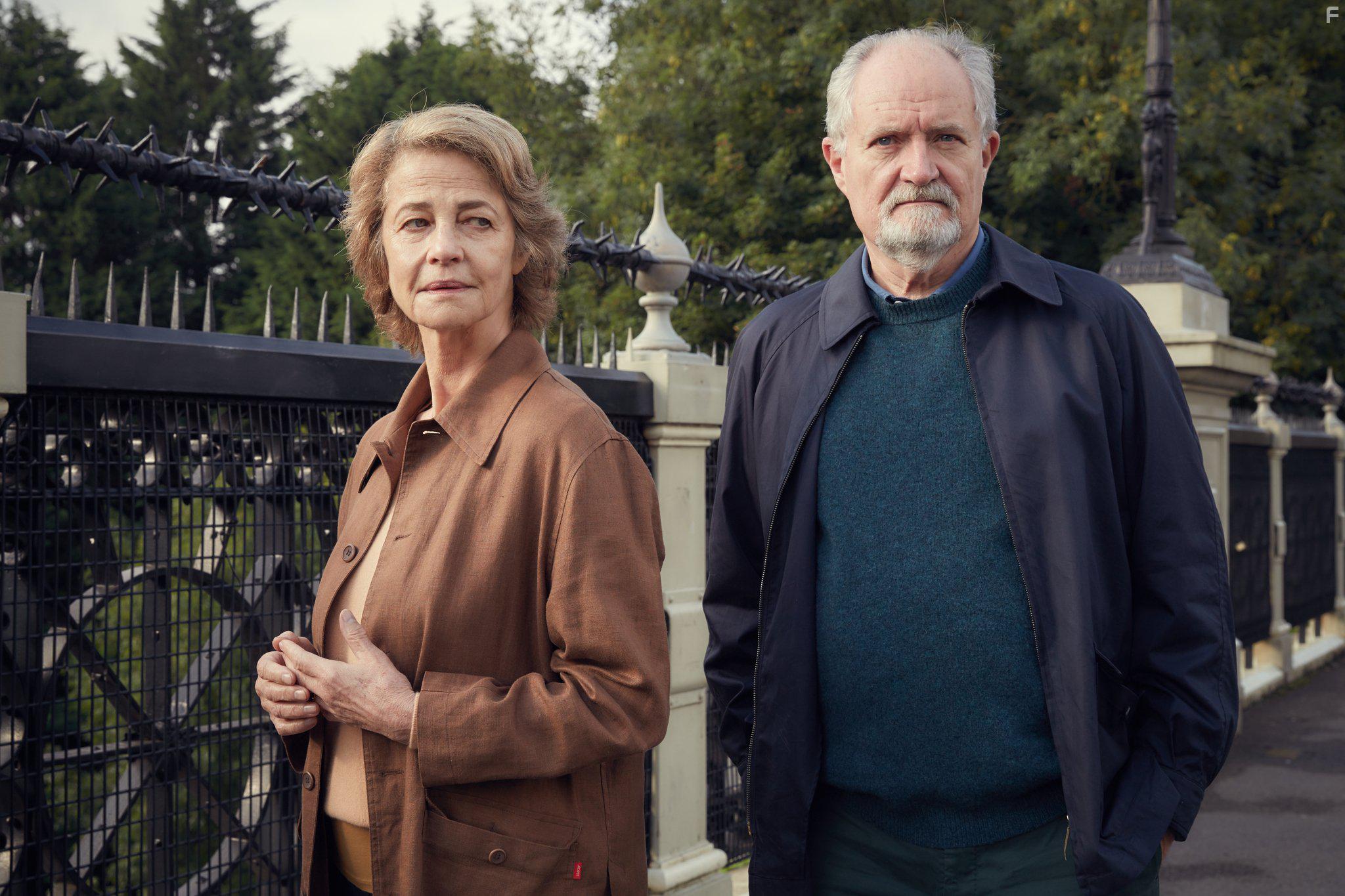 Jim Broadbent and Charlotte Rampling in The Sense of an Ending (2017)