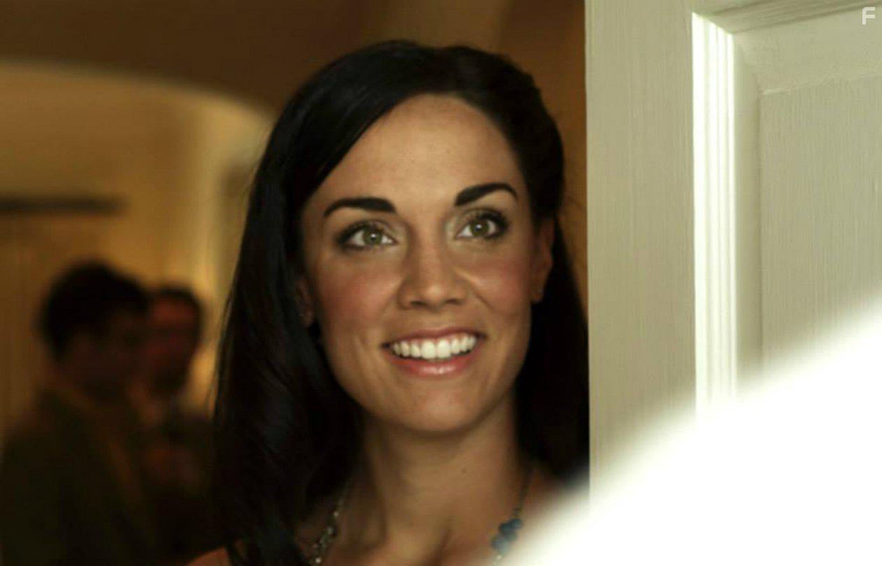 Brandi Price in Before the Fall (2016)