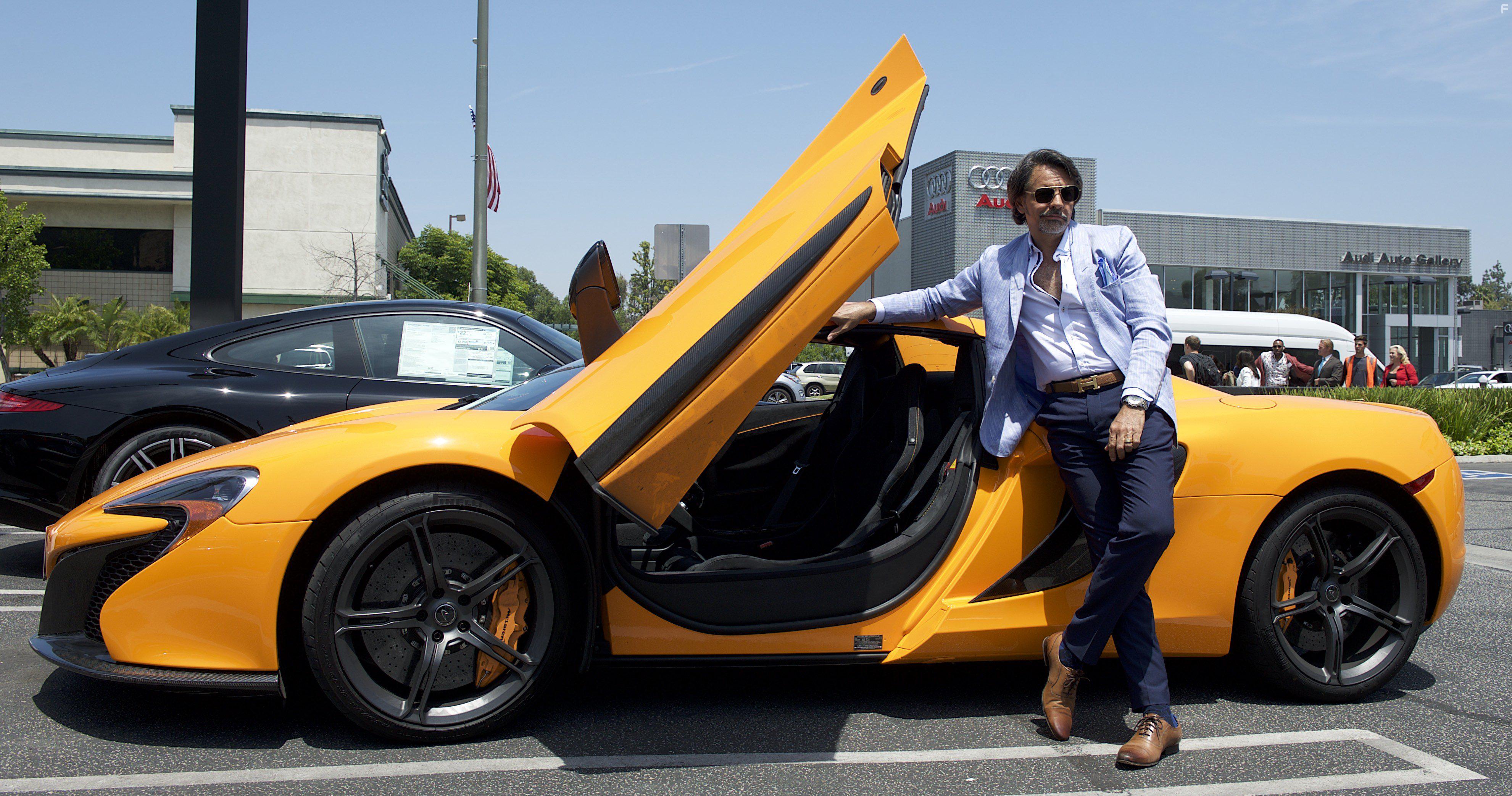 Eugenio Derbez in How to Be a Latin Lover (2017)