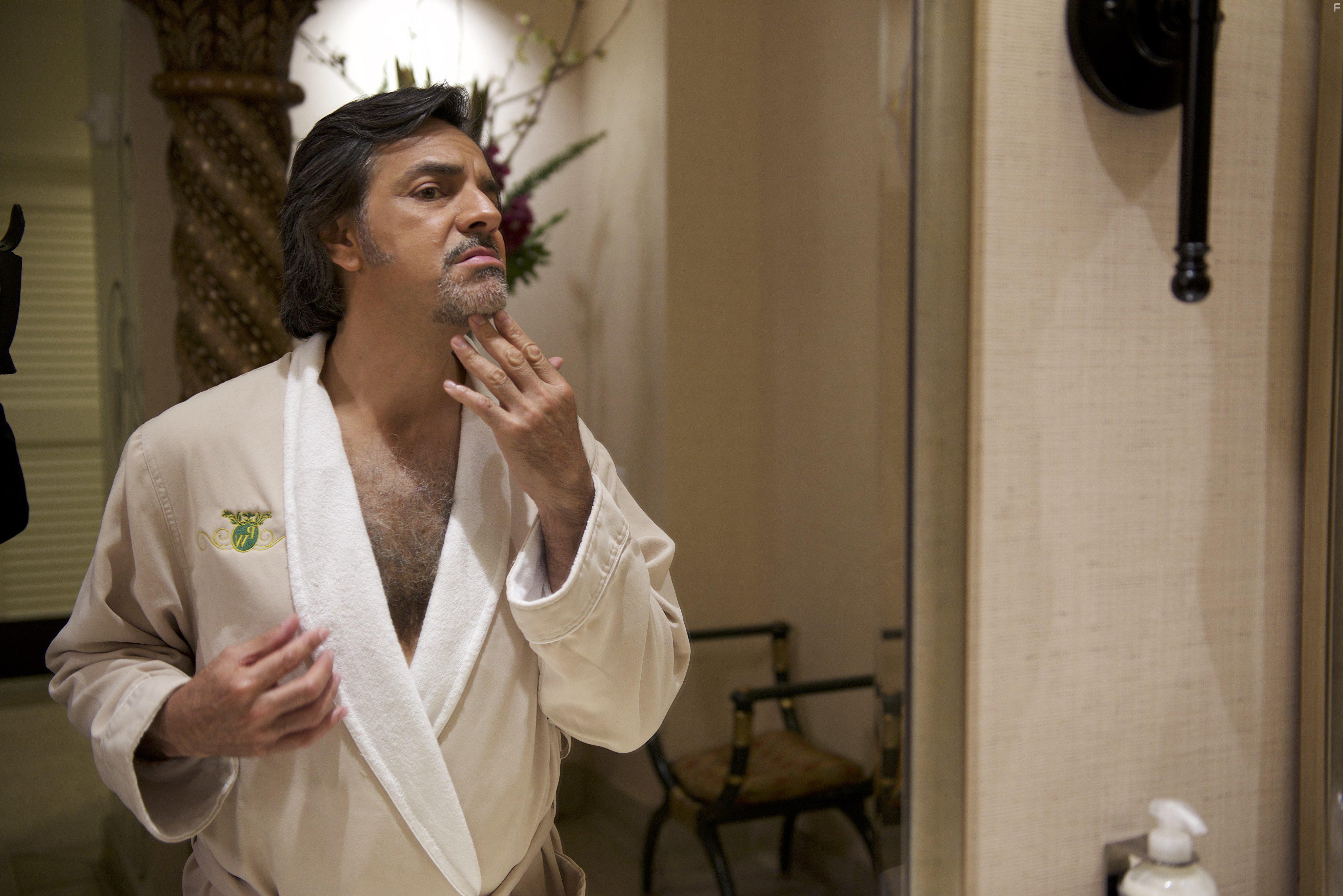 Eugenio Derbez in How to Be a Latin Lover (2017)