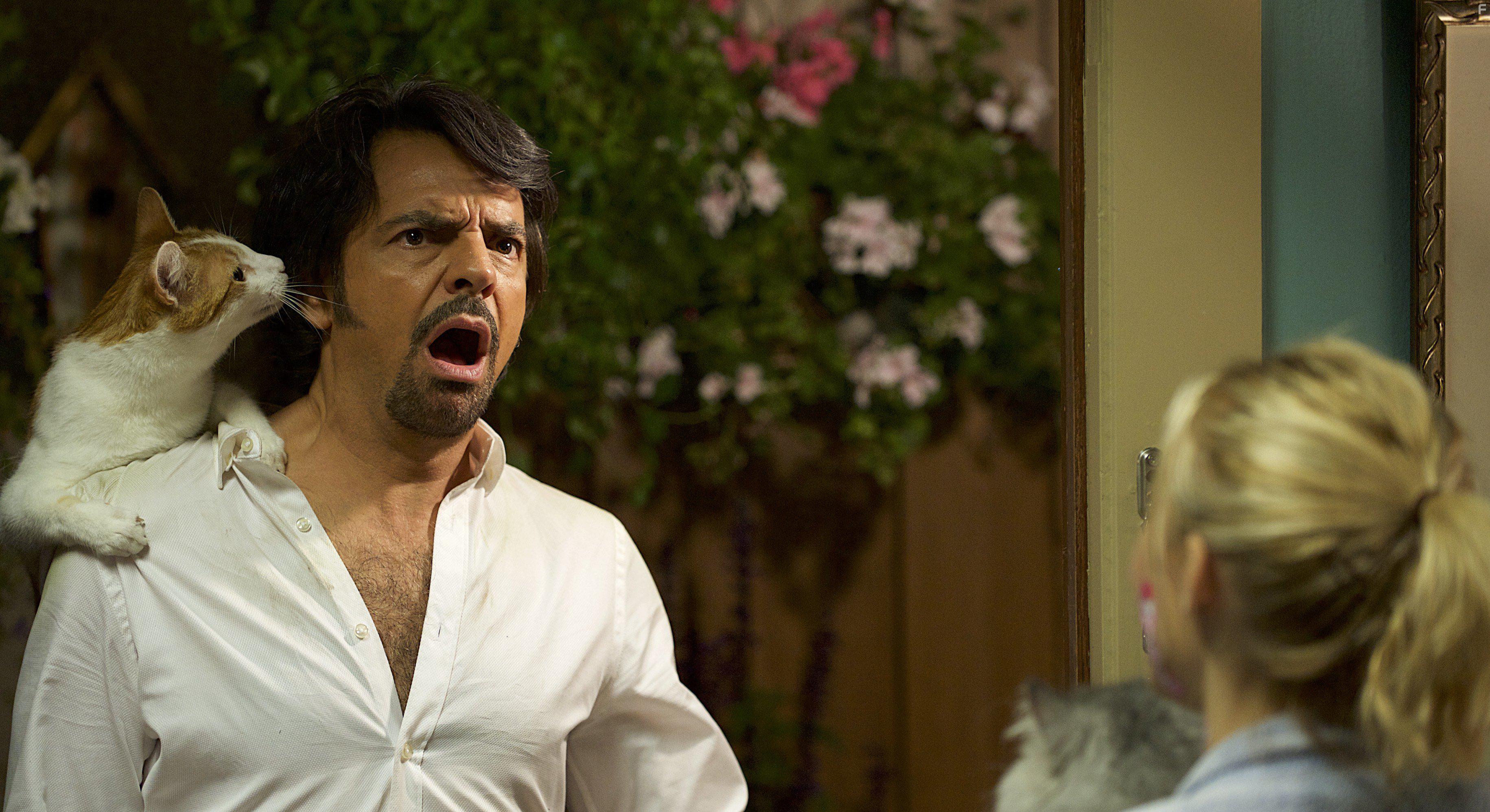 Eugenio Derbez in How to Be a Latin Lover (2017)