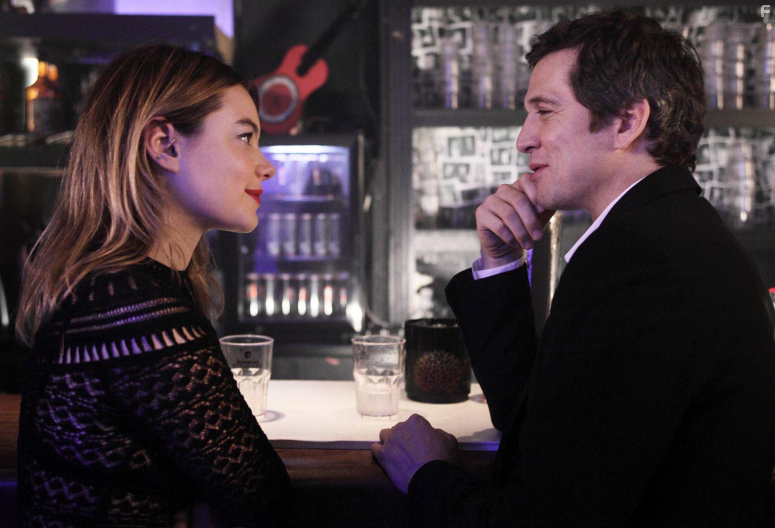 Guillaume Canet and Camille Rowe in Rock'n Roll (2017)