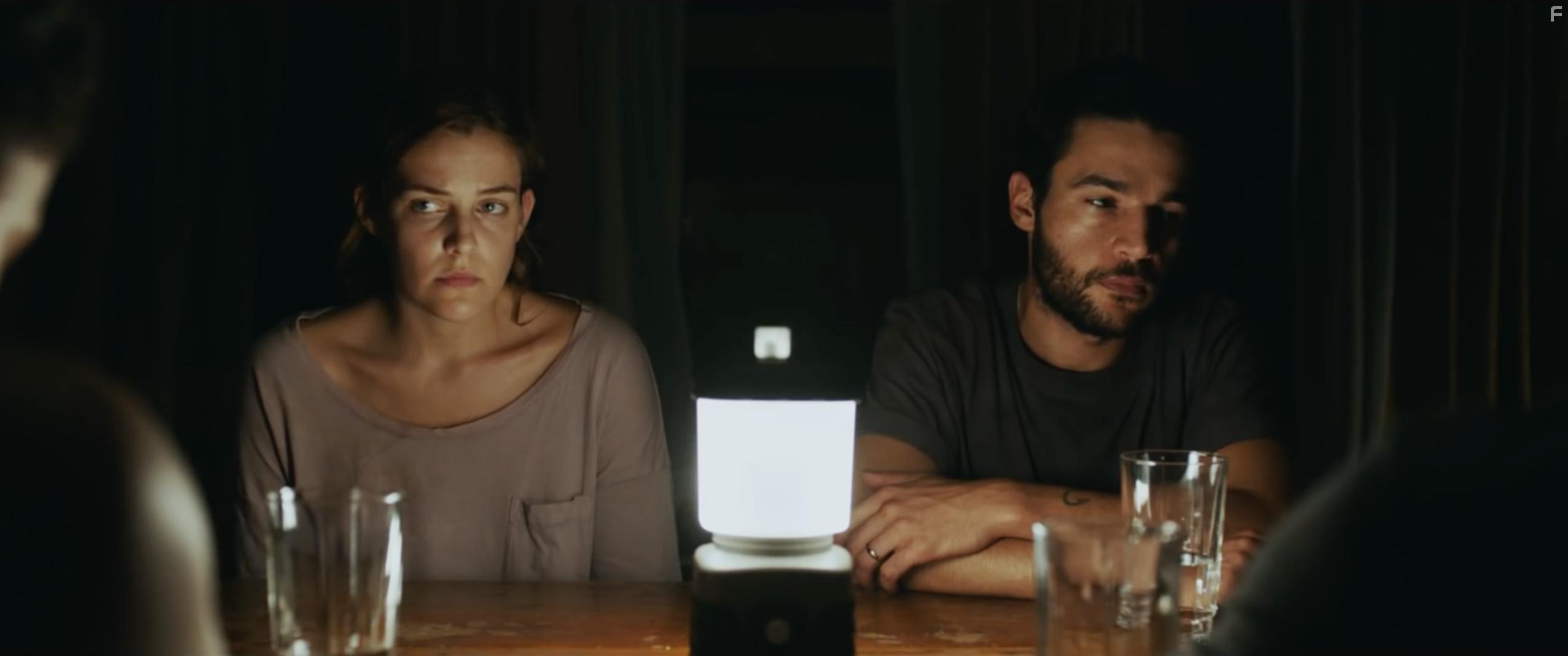 Riley Keough and Christopher Abbott in It Comes at Night (2017)