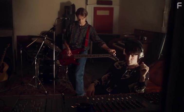 Joe Thomas in White Gold (2017)