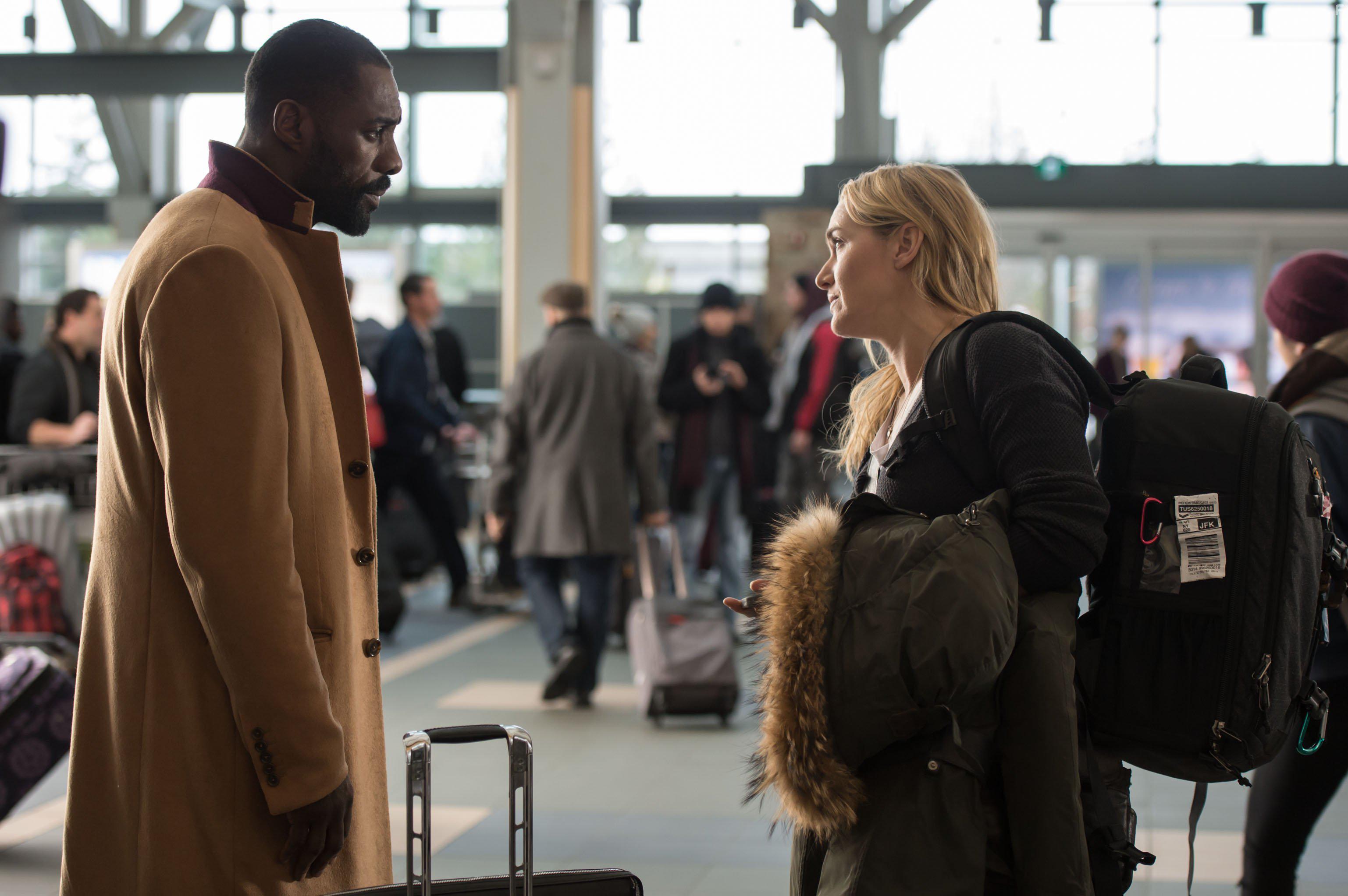 Kate Winslet and Idris Elba in The Mountain Between Us (2017)