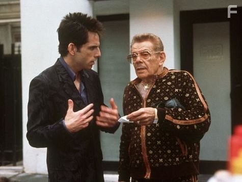Ben Stiller and Jerry Stiller in Образцовый самец (2001)