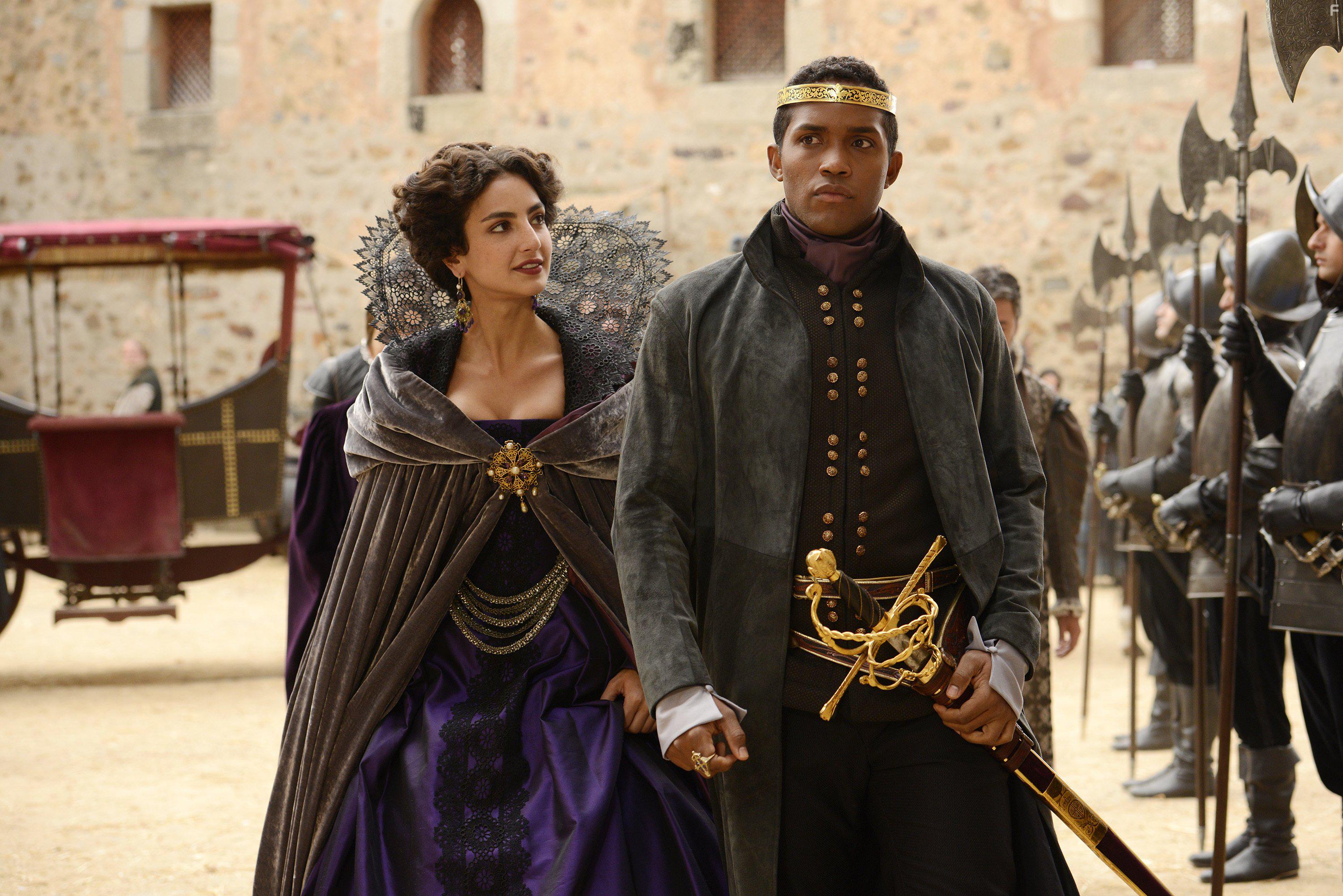 Sterling Sulieman and Medalion Rahimi in Still Star-Crossed (2017)