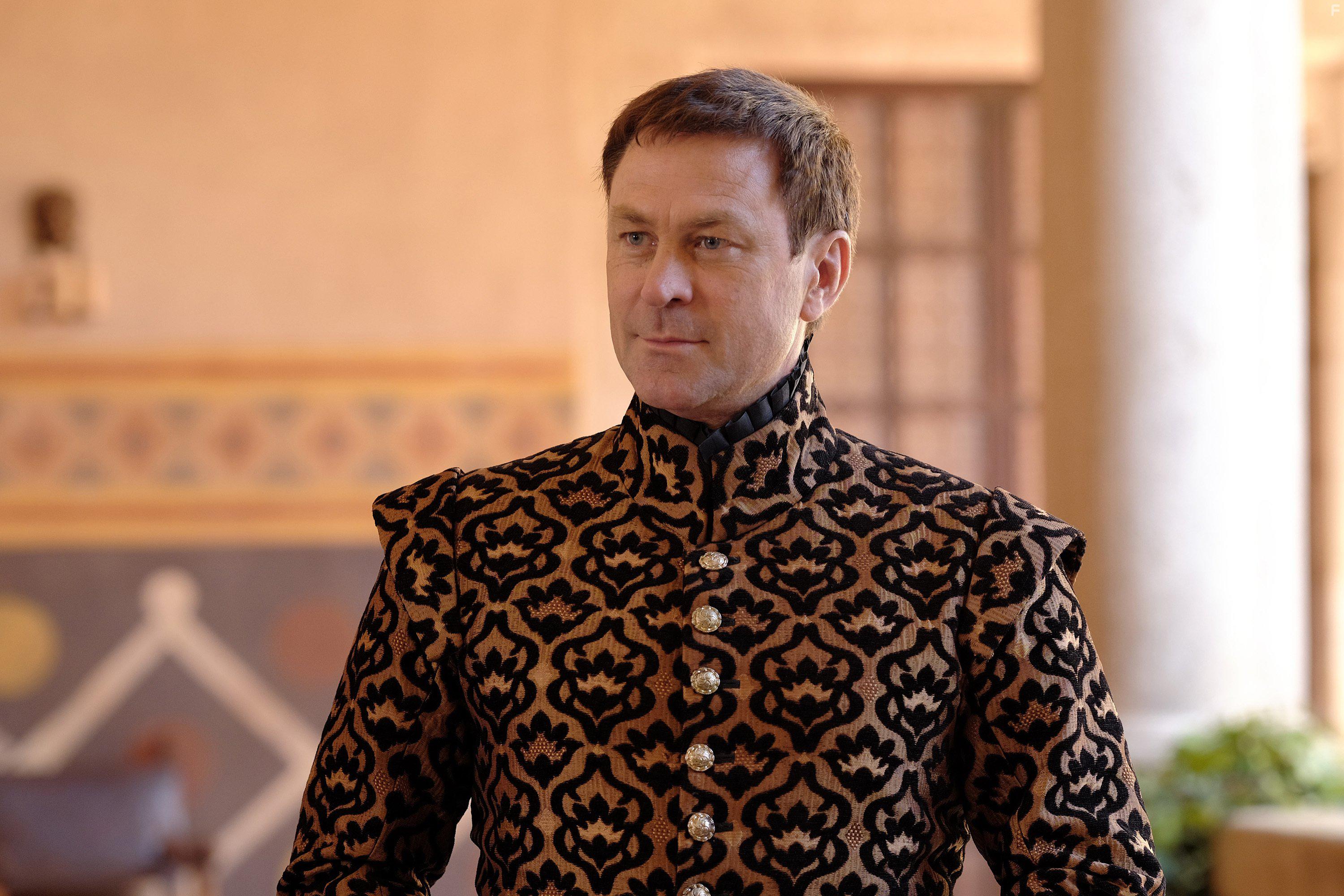 Grant Bowler in Still Star-Crossed (2017)