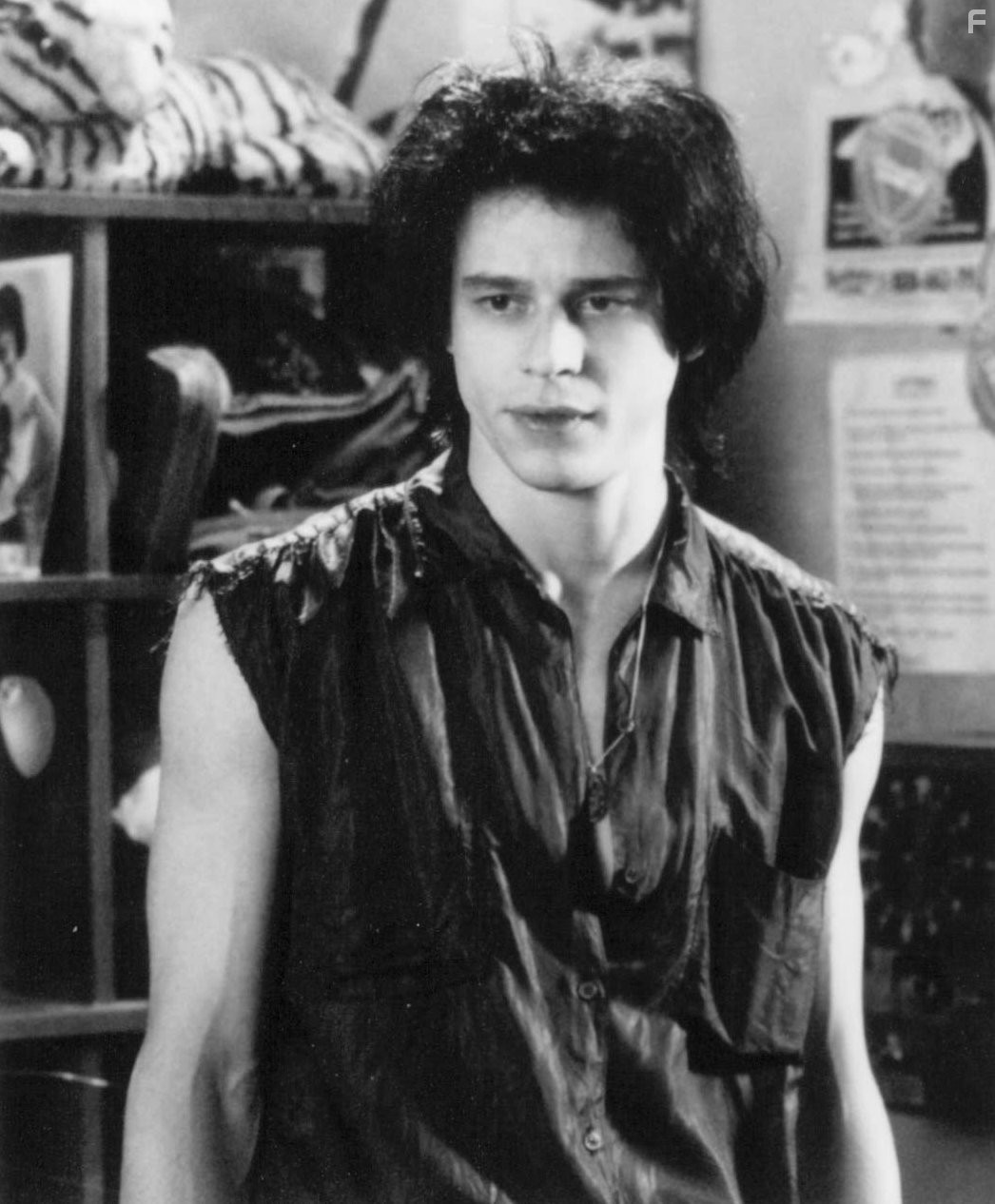 Coyote Shivers in Магазин 'Империя' (1995)