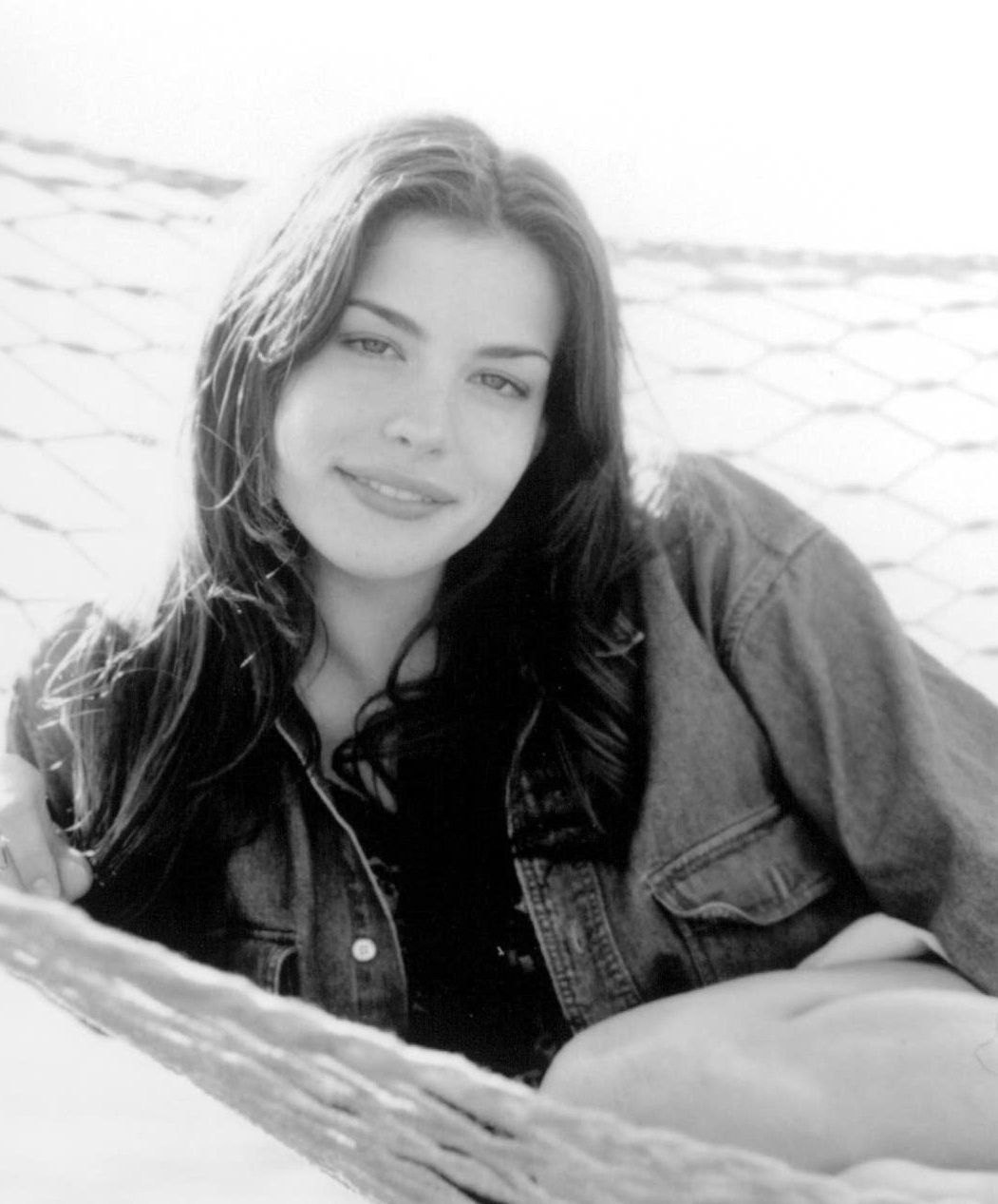 Liv Tyler in Магазин 'Империя' (1995)