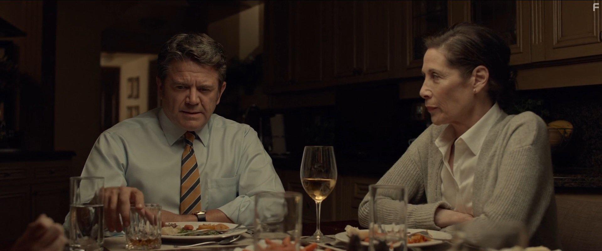 John Michael Higgins and Julie Khaner in Shimmer Lake (2017)