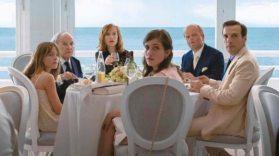 Isabelle Huppert, Jean-Louis Trintignant, Toby Jones, Mathieu Kassovitz, Laura Verlinden, and Fantine Harduin in Happy End (2017)