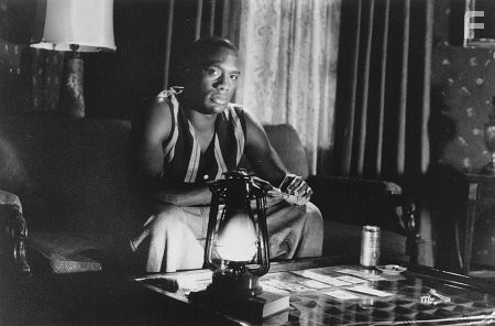 Richard T. Jones in Эффект спускового курка (1996)