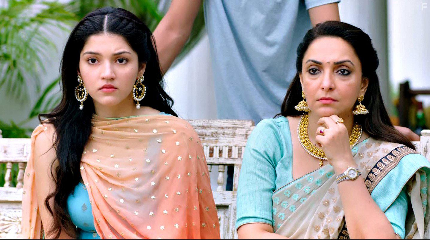 Mehreen Pirzada in Phillauri (2017)