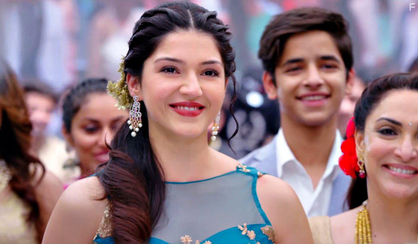 Mehreen Pirzada in Phillauri (2017)