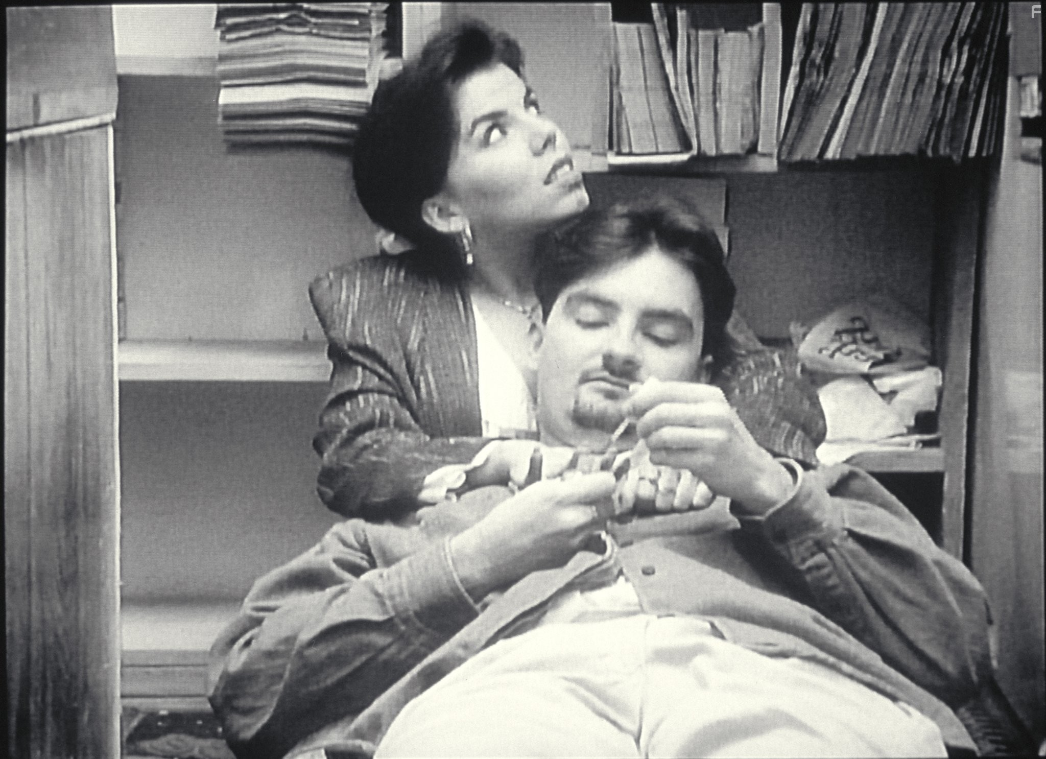 Marilyn Ghigliotti and Brian O'Halloran in Клерки (1994)