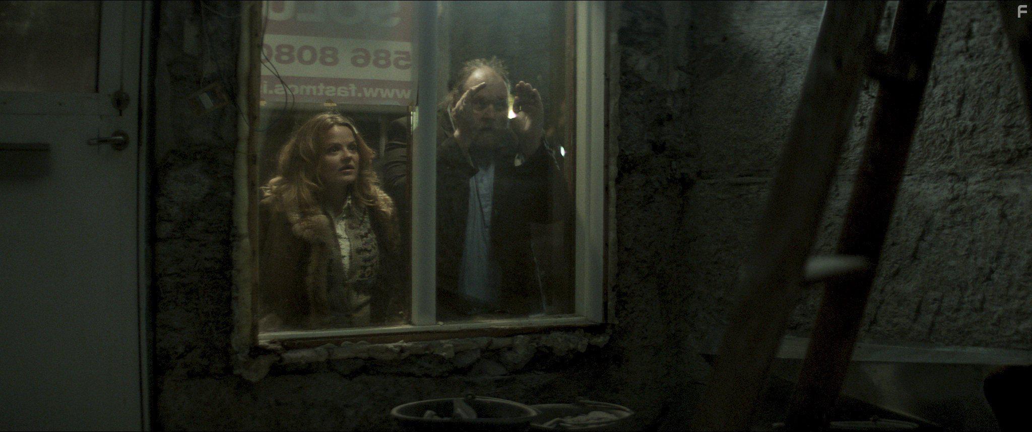 Gunnar Jnsson and Ilmur Kristjnsdttir in Fsi (2015)