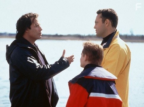 John Travolta, Vince Vaughn, and Matt O'Leary in Скрытая угроза (2001)
