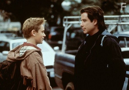 John Travolta and Matt O'Leary in Скрытая угроза (2001)